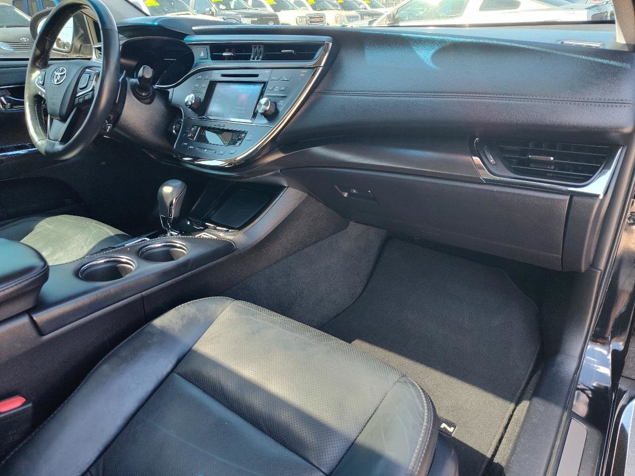Used 2017 Toyota Avalon Limited FWD image 46