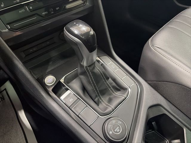 Used 2022 Volkswagen Tiguan SE AWD/4WD image 18