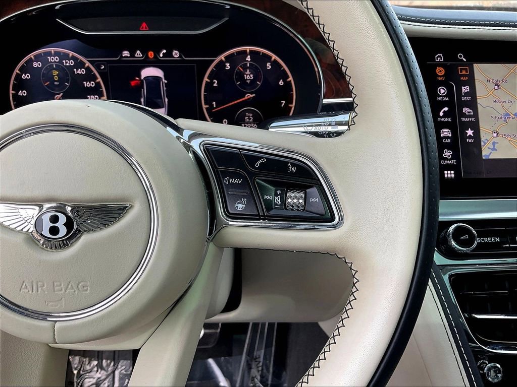 Used 2022 Bentley Flying Spur V8 AWD/4WD image 12