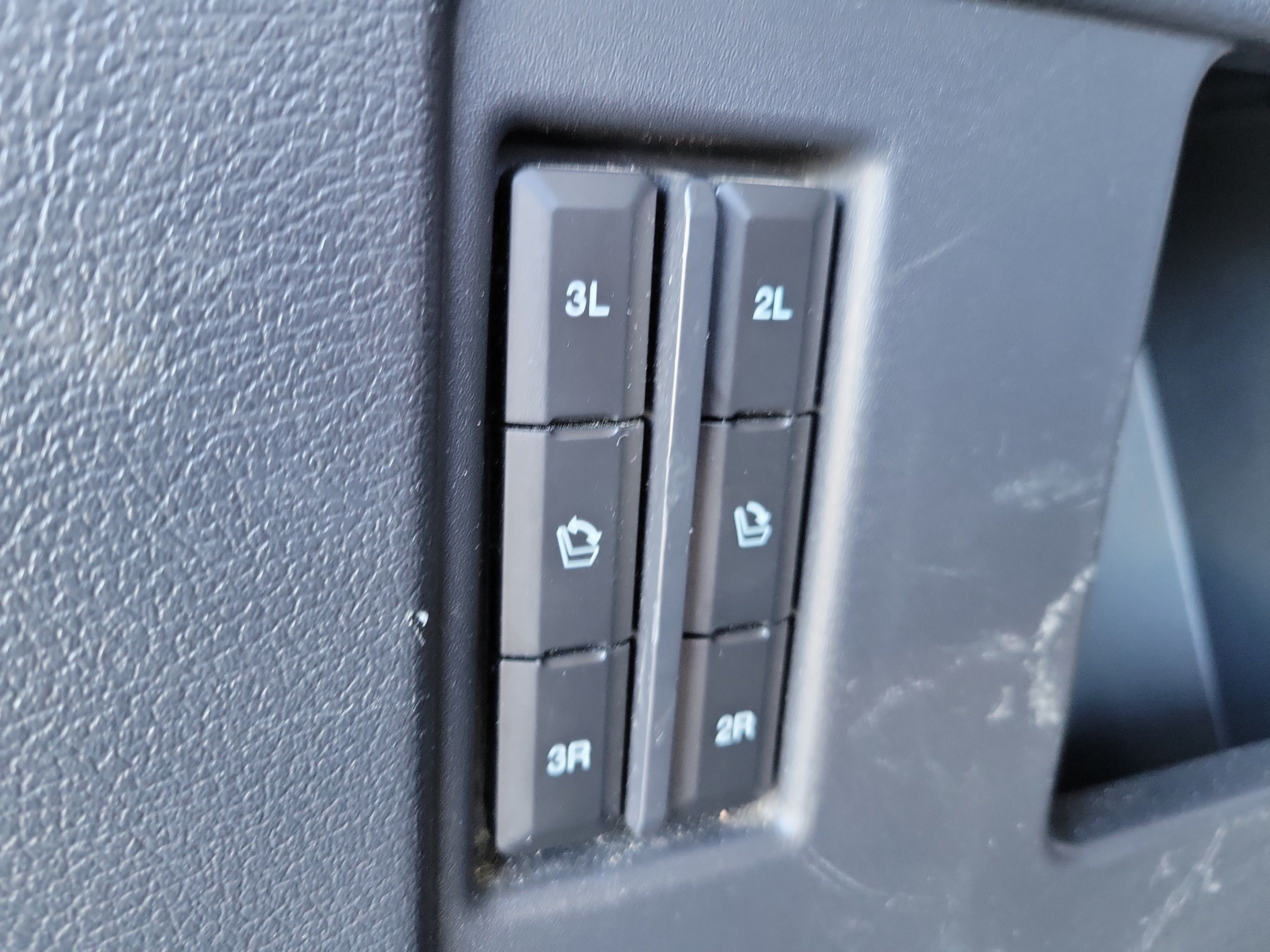Used 2024 Ford Expedition Limited AWD/4WD image 8