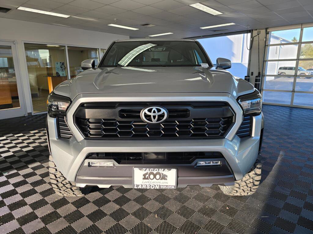 Used 2024 Toyota Tacoma TRD Off-Road image 8