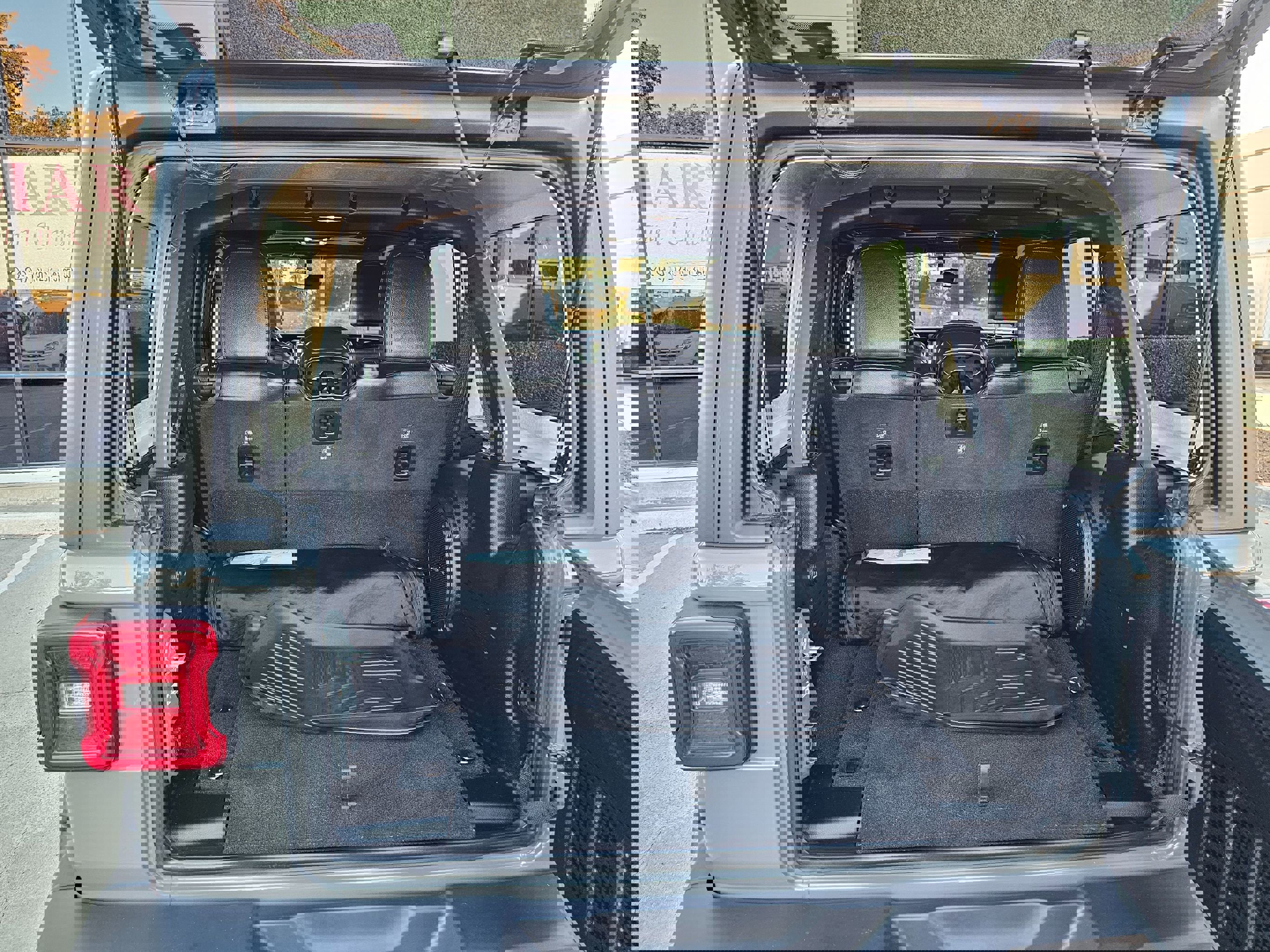 Used 2020 Jeep Wrangler Unlimited Sahara w/ Uconnect 4C Nav & Sound Group image 20