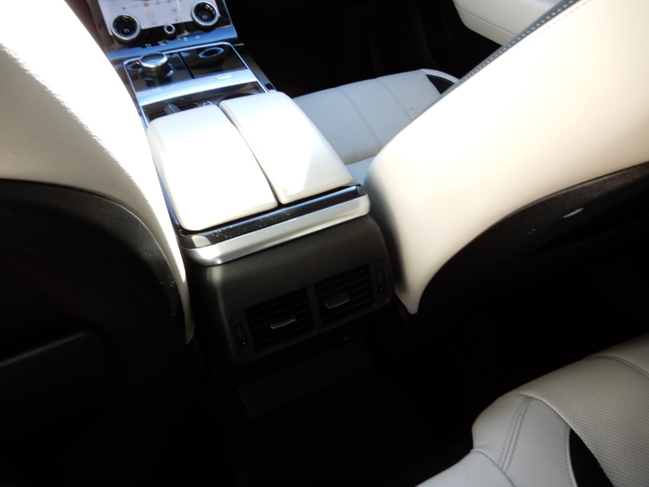 Used 2019 Land Rover Range Rover Velar S image 24