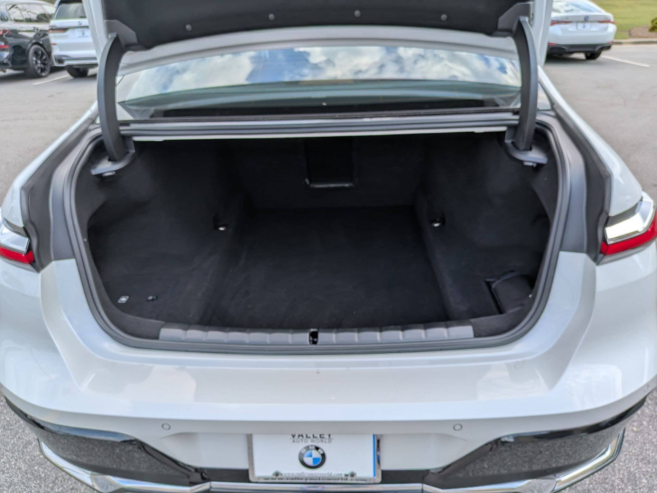 Certified 2023 BMW 740i RWD image 34