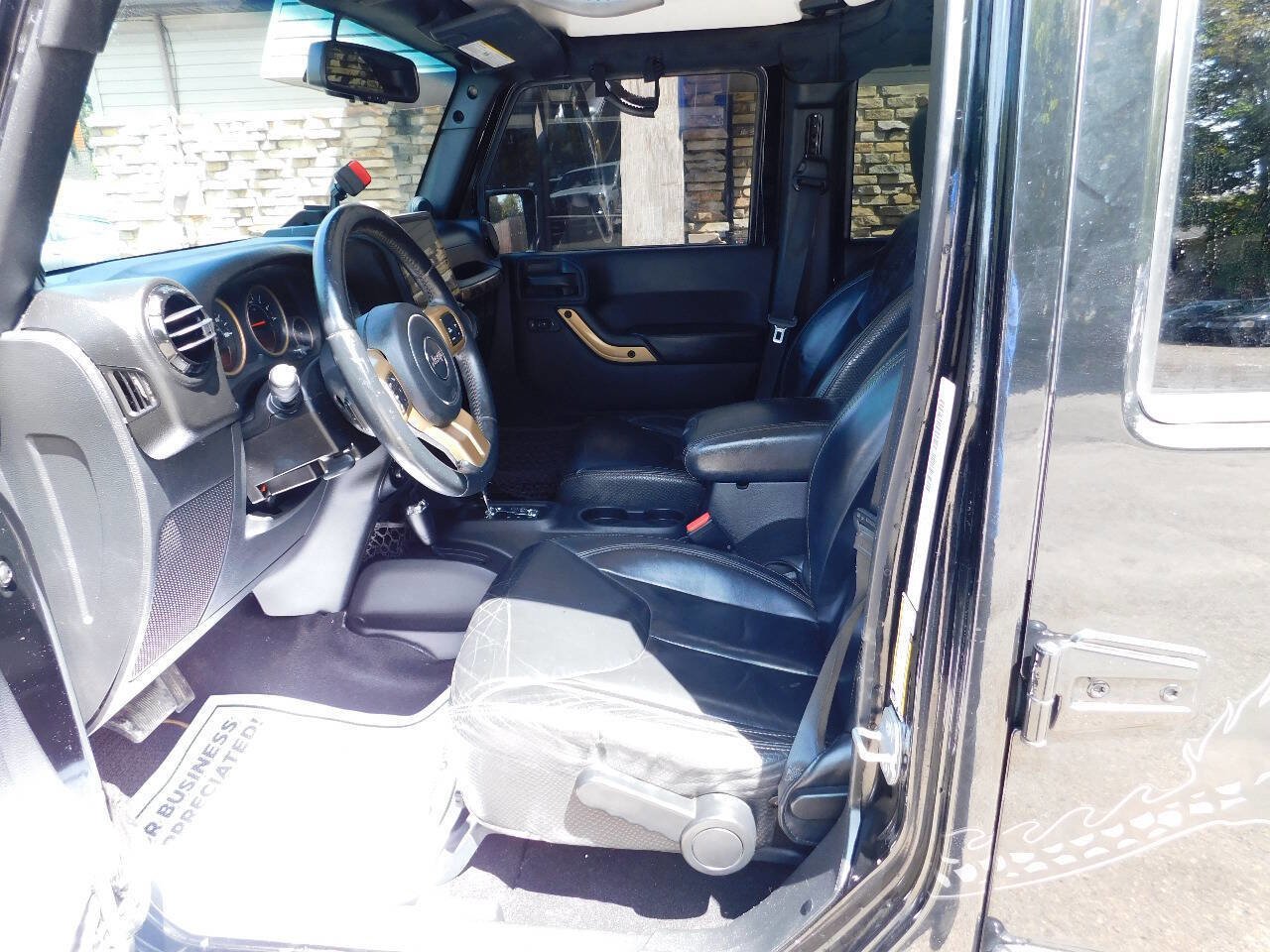 Used 2014 Jeep Wrangler Unlimited Sahara image 30