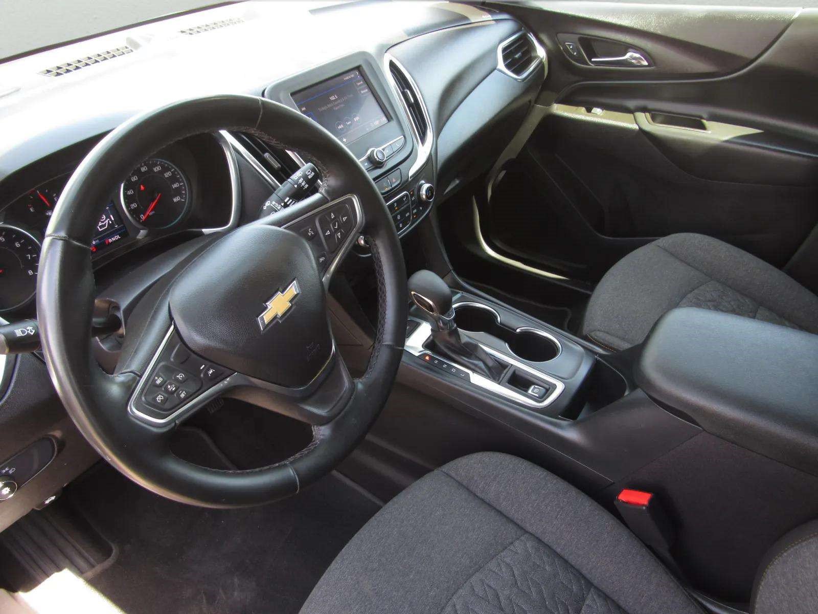 Used 2025 Chevrolet Traverse LT FWD image 16