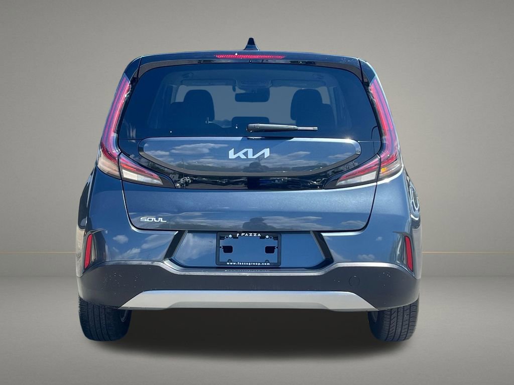 Used 2025 Kia Soul LX w/ LX Technology Package FWD image 4