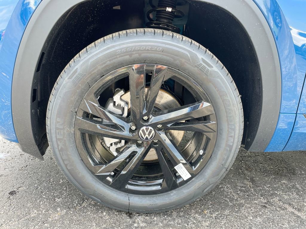 New 2025 Volkswagen Atlas Cross Sport SEL R-Line image 35