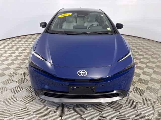 Used 2025 Toyota Prius XLE AWD/4WD image 2