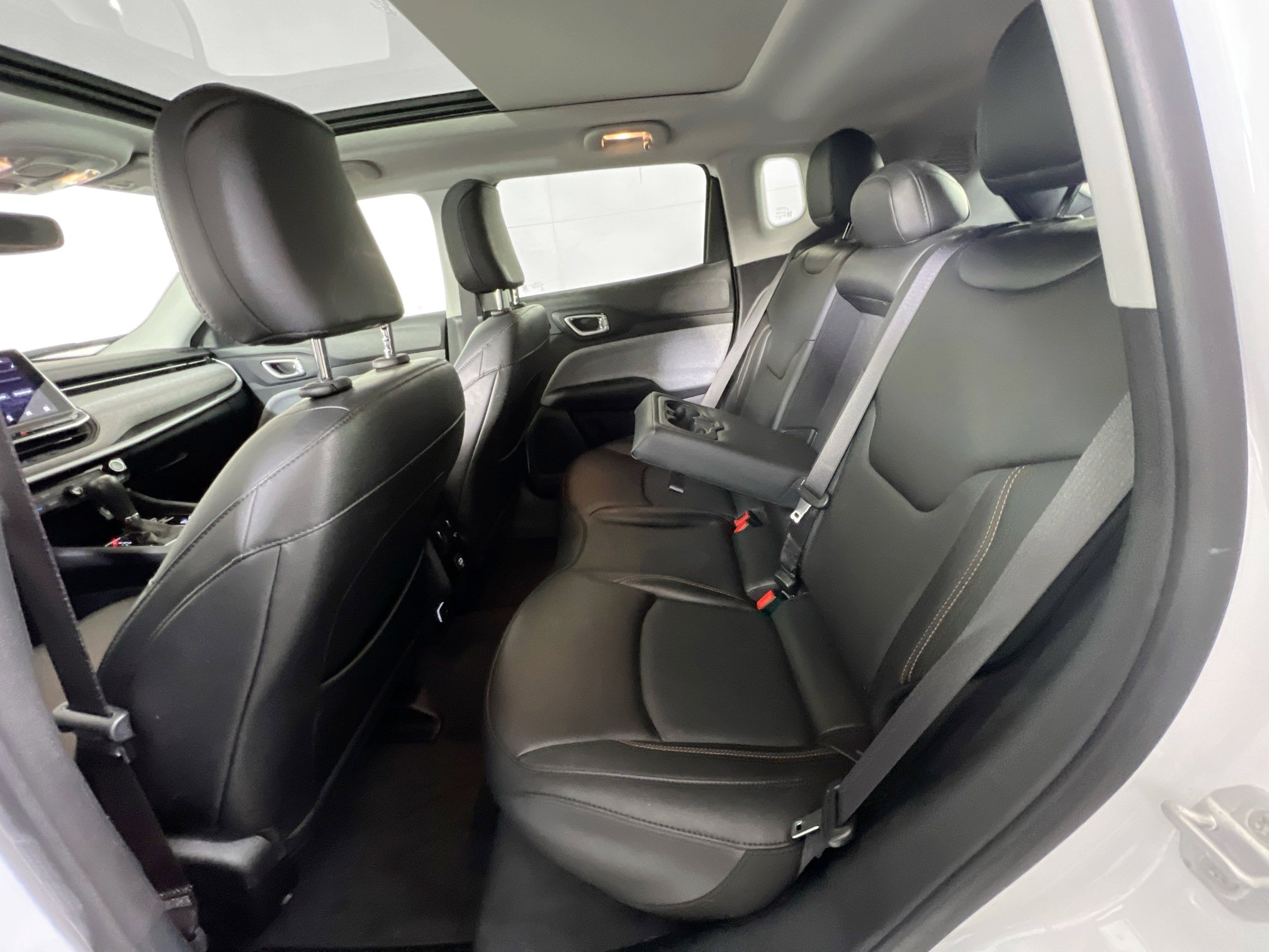 Used 2022 Jeep Compass Latitude w/ Sun and Sound Group image 25