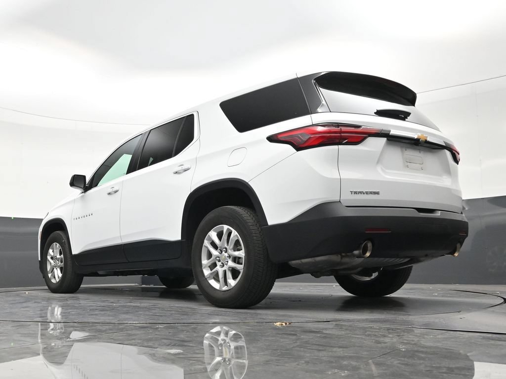 Used 2023 Chevrolet Traverse LS FWD image 21