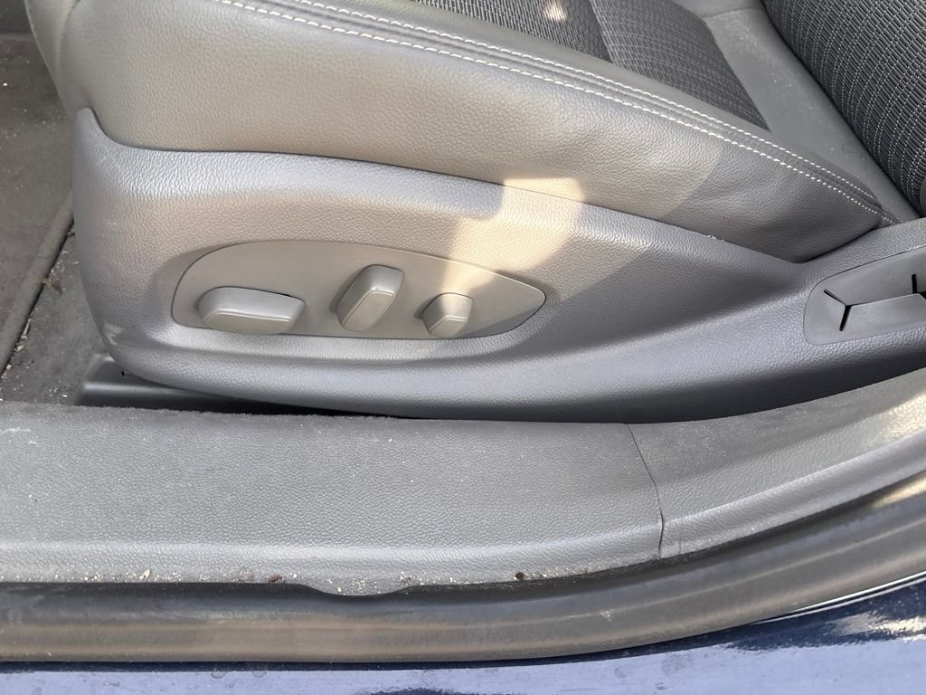 Used 2018 Chevrolet Impala LT FWD image 13
