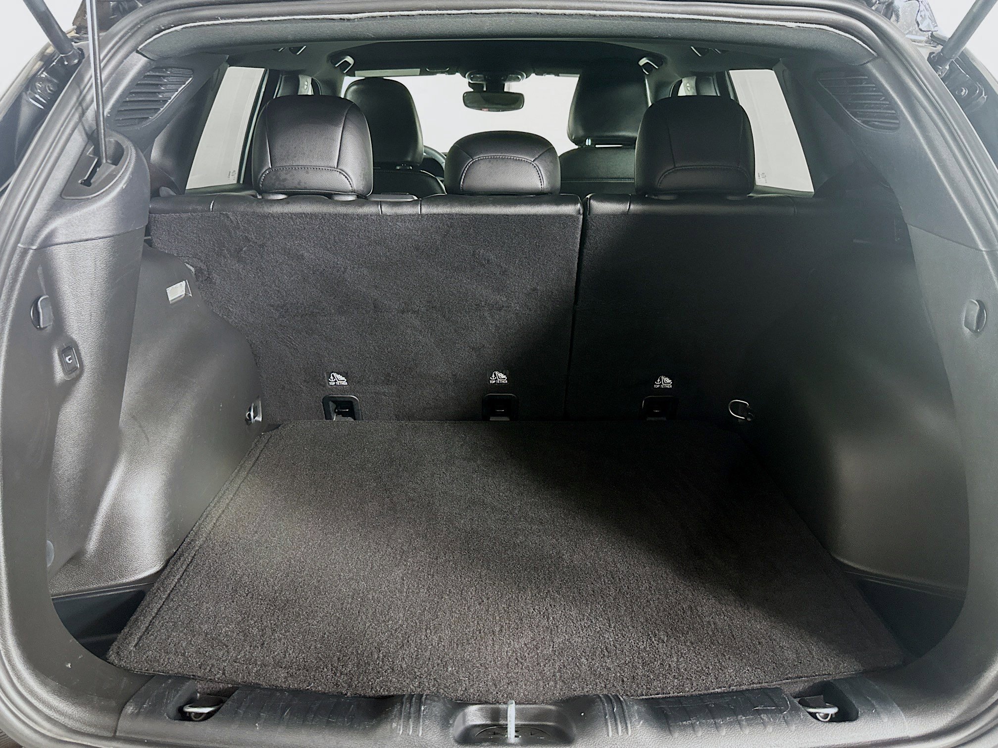 Used 2024 Jeep Compass Latitude w/ Convenience Group AWD/4WD image 29