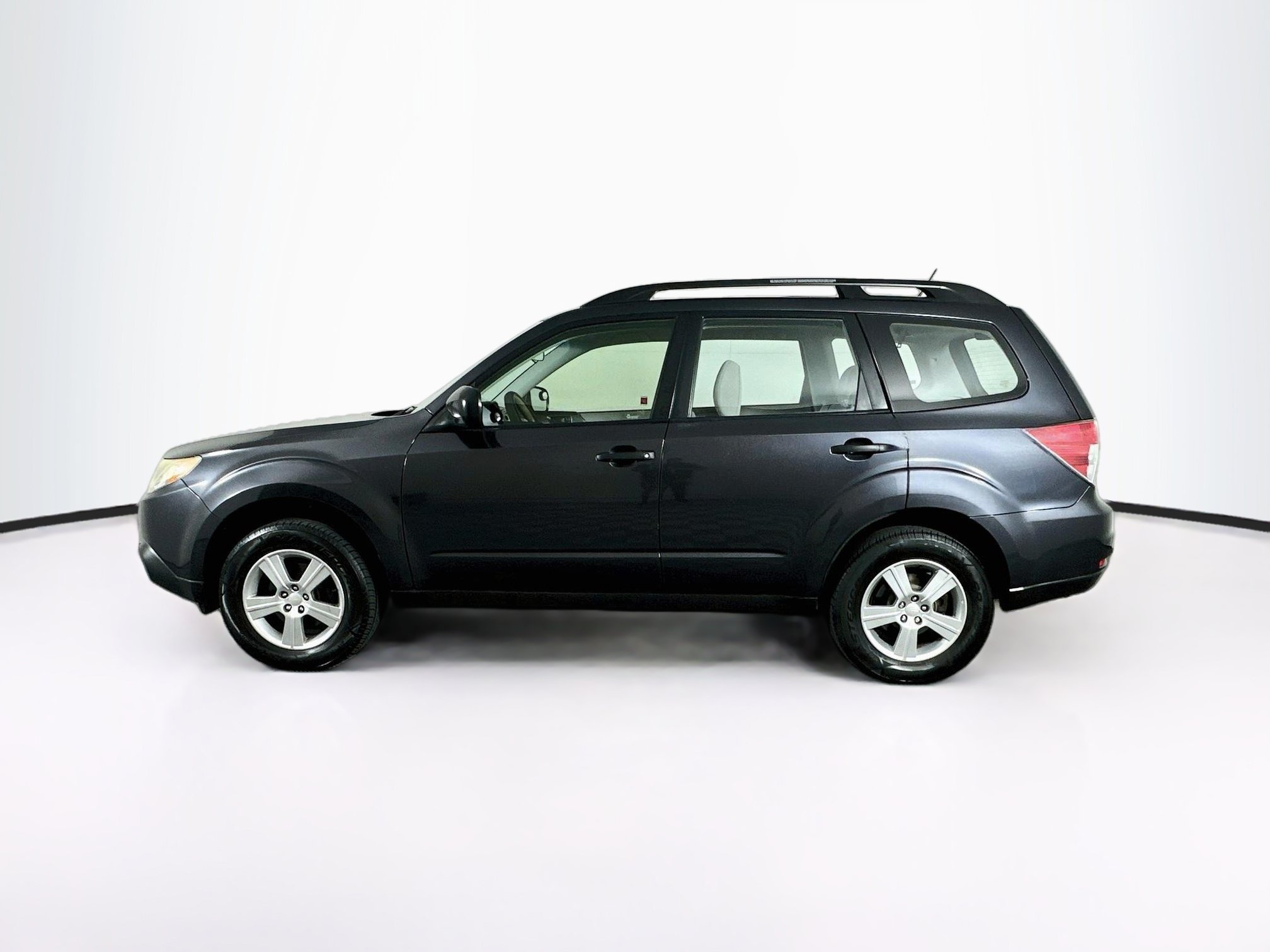 Used 2013 Subaru Forester 2.5X w/ Alloy Wheel Pkg AWD/4WD image 4