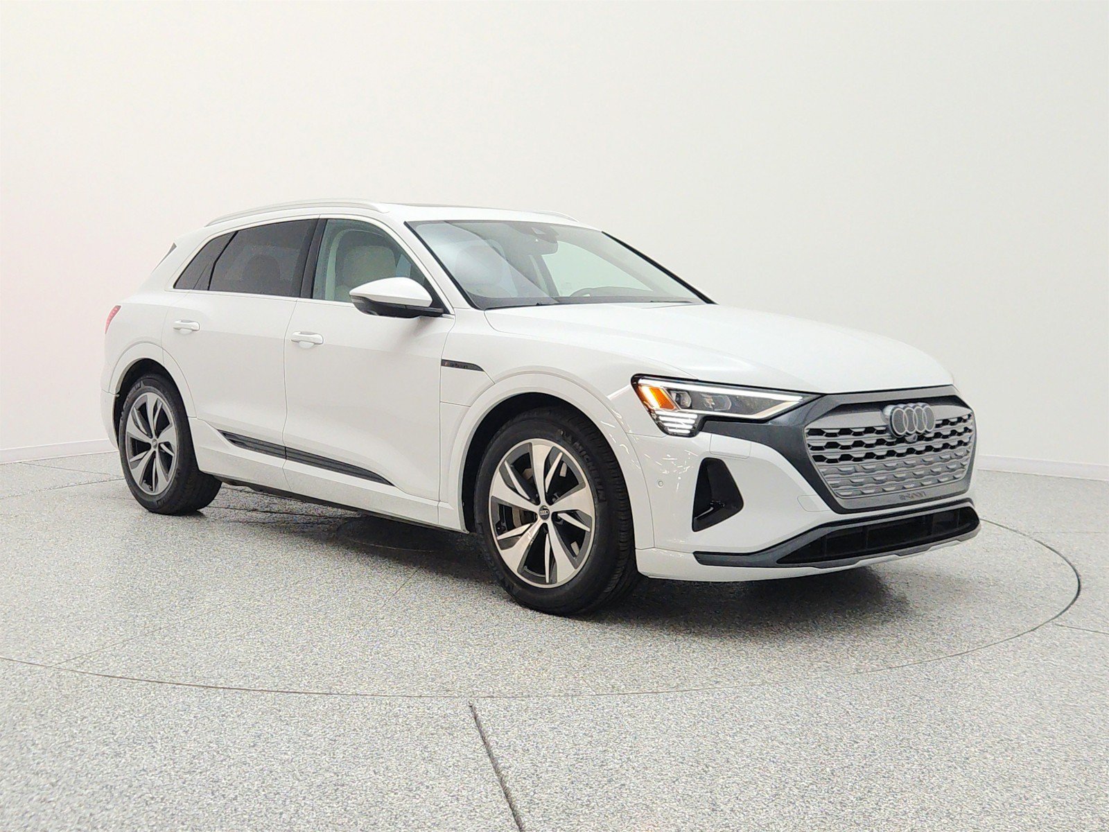 Used 2024 Audi Q8 e-tron Premium Plus w/ Premium Plus Package AWD/4WD image 3
