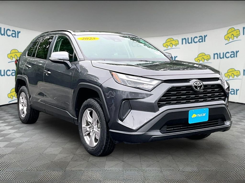 Used 2025 Toyota RAV4 XLE AWD/4WD image 1