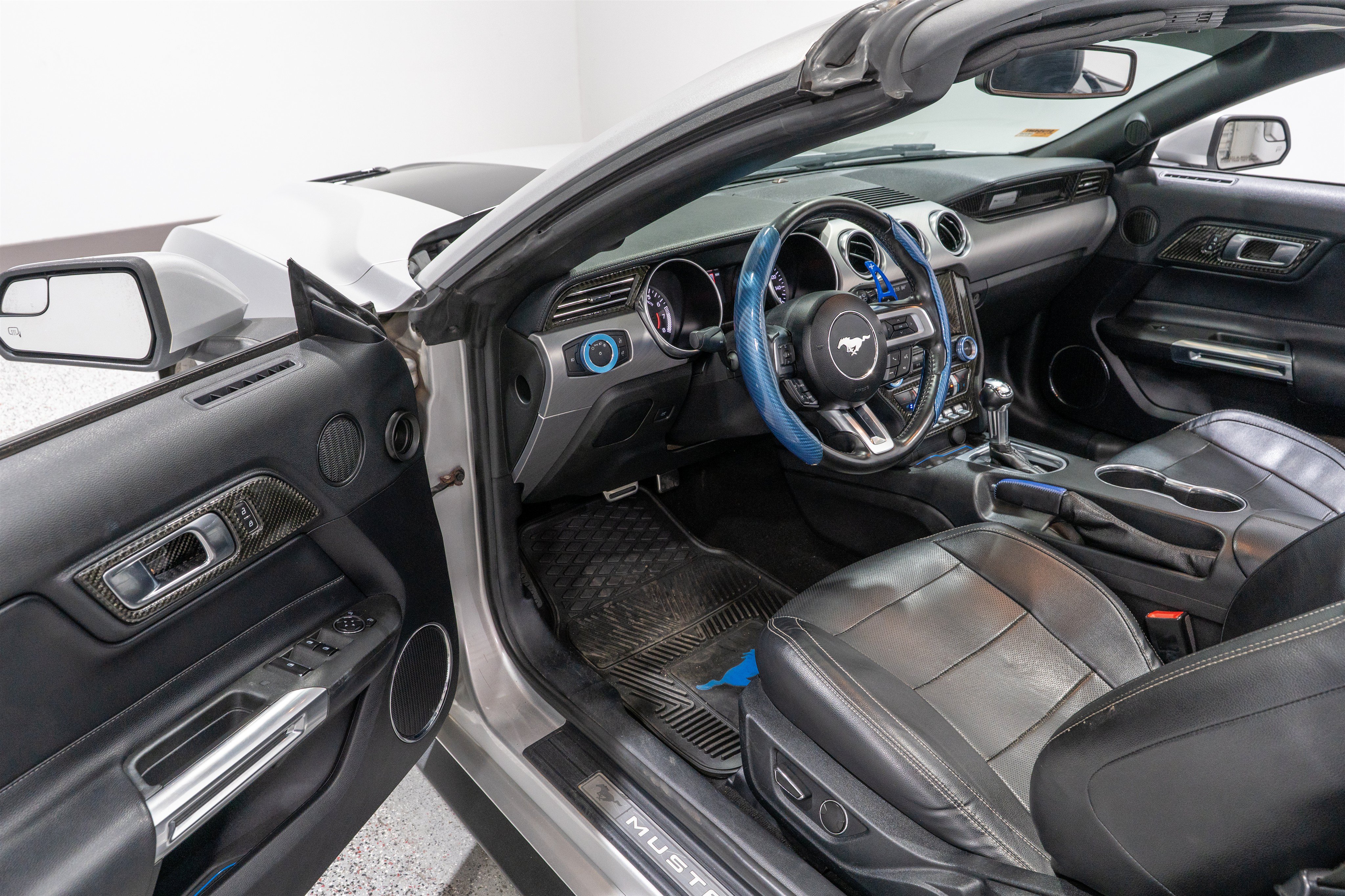 Used 2019 Ford Mustang Premium RWD image 15