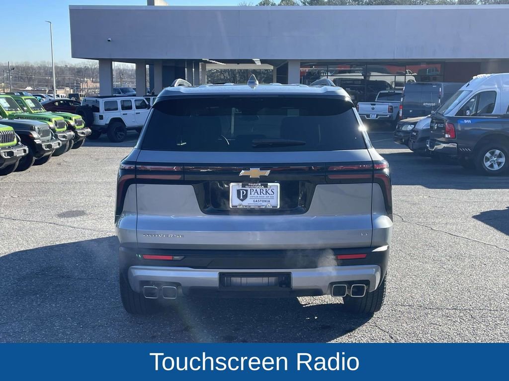 Used 2024 Chevrolet Traverse LT image 7