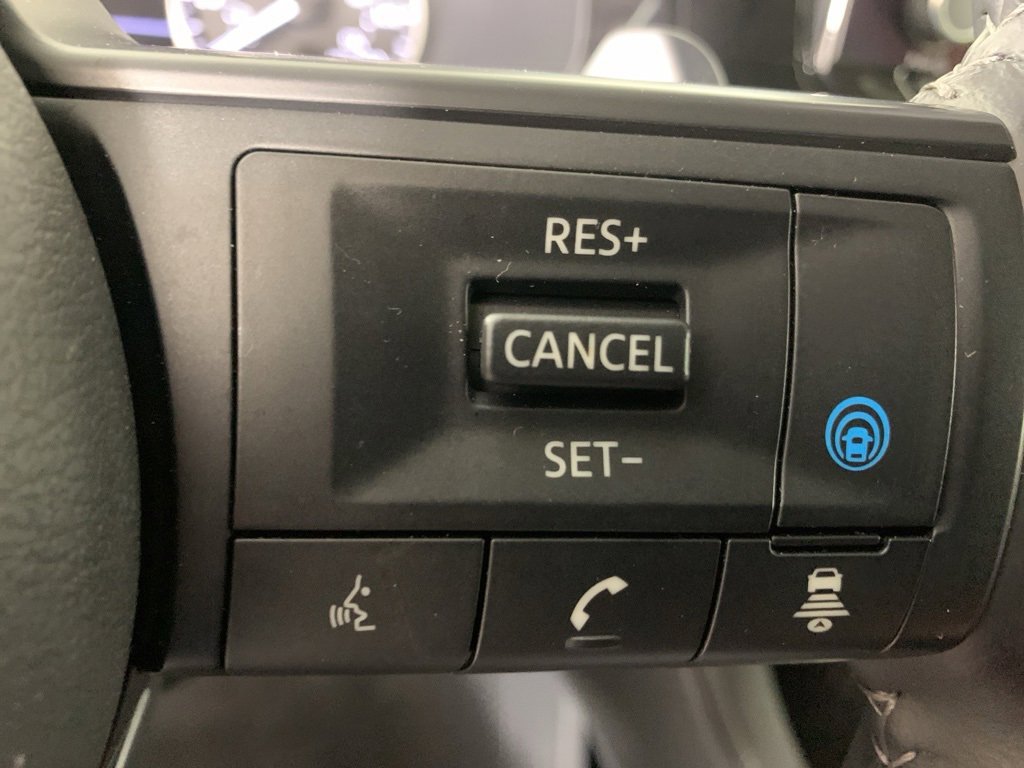 Used 2025 Nissan Pathfinder SV image 24