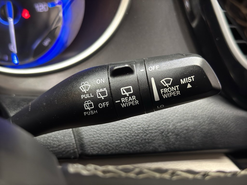 Used 2024 Chrysler Pacifica Touring-L image 27