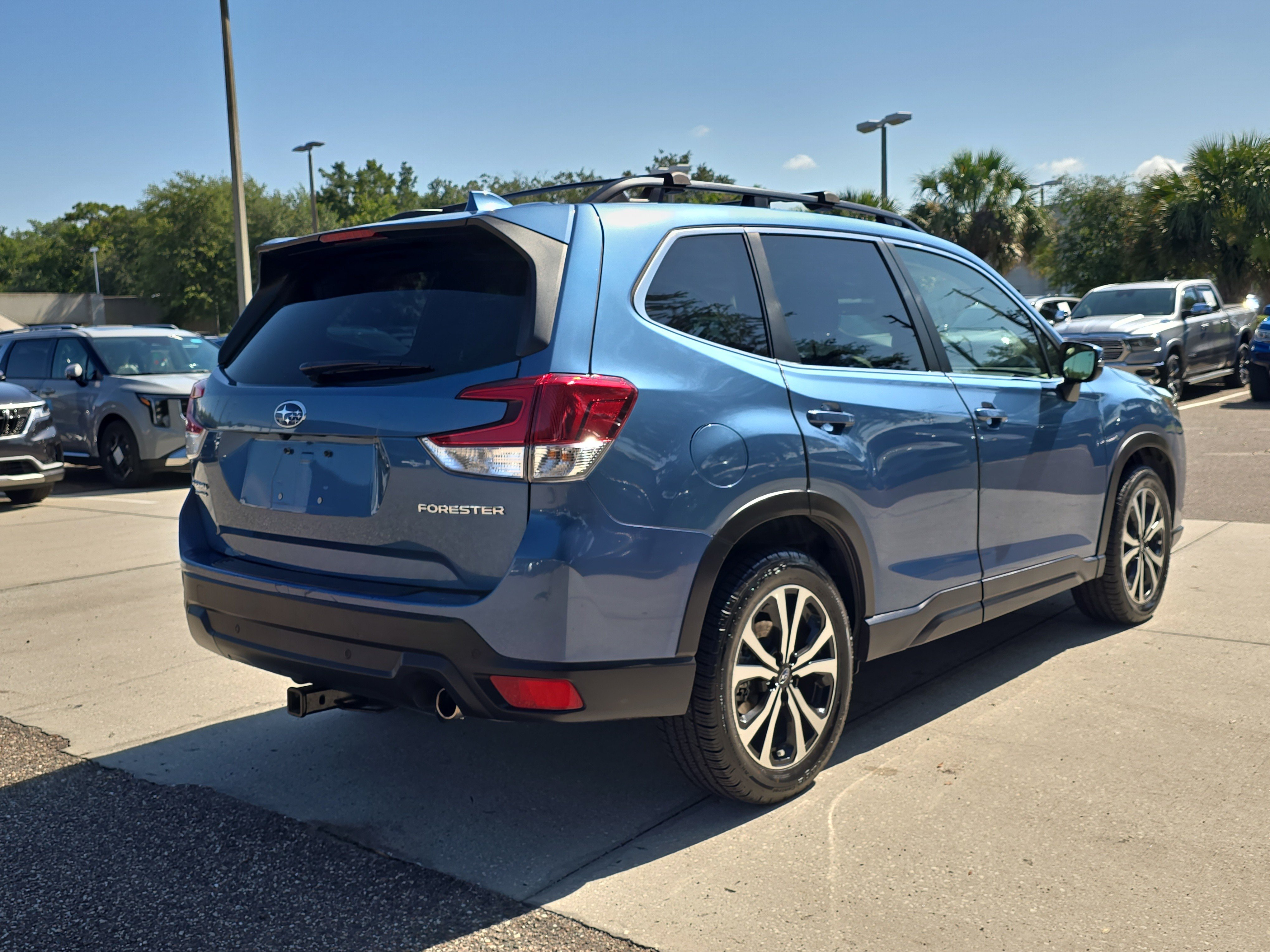 Used 2022 Subaru Forester Limited AWD/4WD image 8