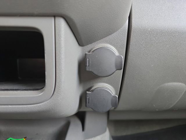 Used 2014 Nissan Frontier SV image 6