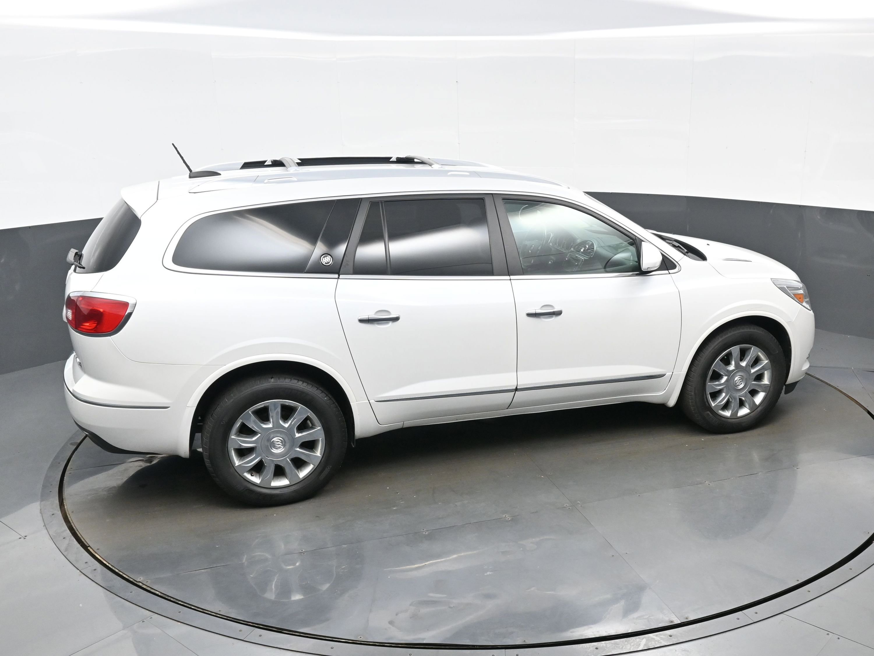 Used 2017 Buick Enclave Premium AWD/4WD image 37