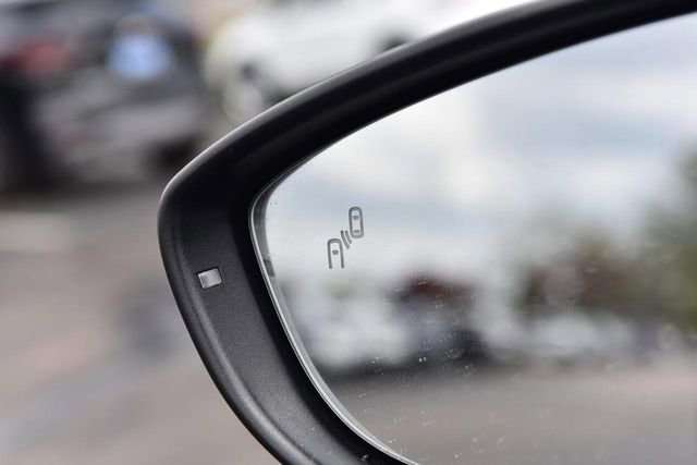 Certified 2022 Volkswagen Passat 2.0T image 11