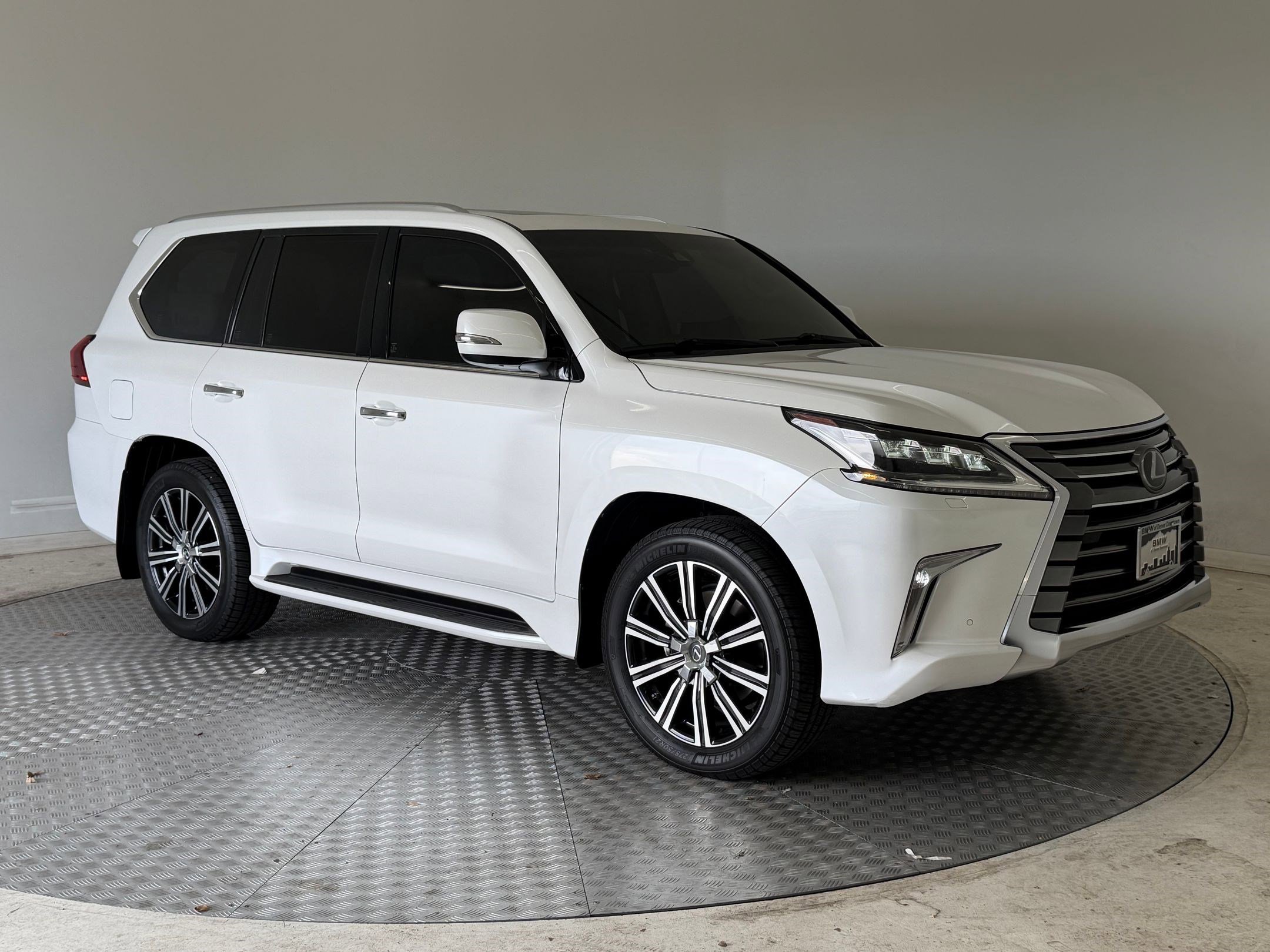 Used 2020 Lexus LX 570 4WD w/ Luxury Package image 7