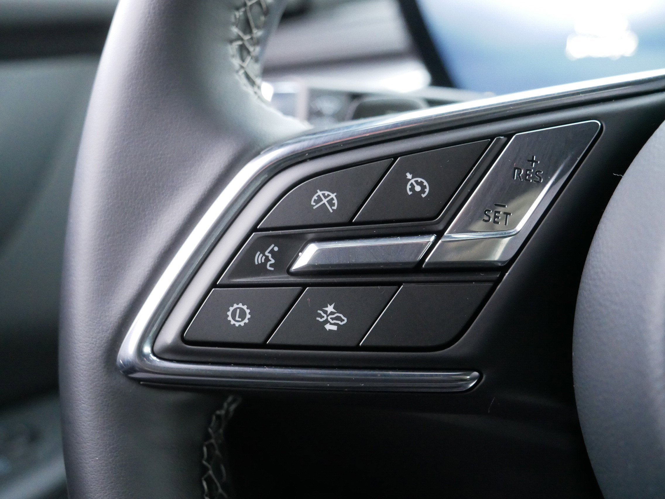 Certified 2025 Buick Enclave Preferred image 28