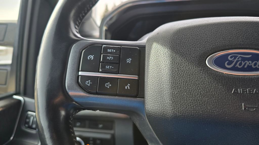 Used 2023 Ford F350 Lariat w/ Black Appearance Package image 20