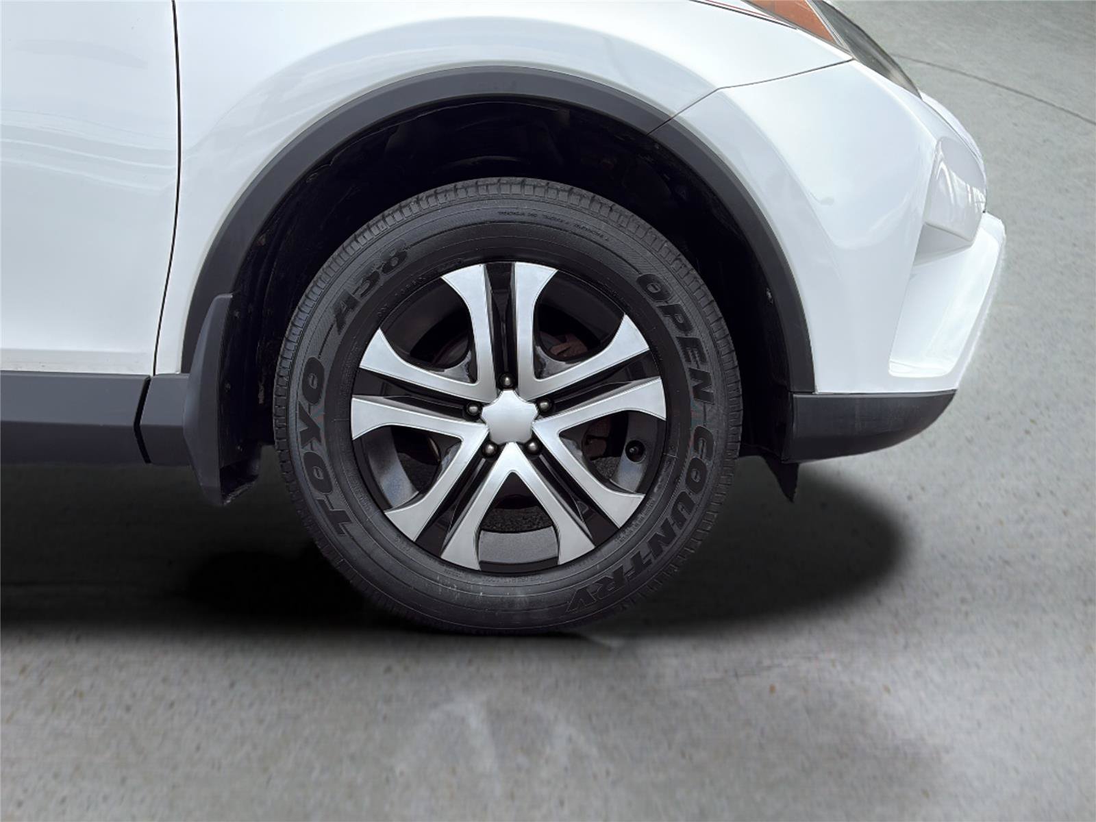 Used 2016 Toyota RAV4 LE AWD/4WD image 28