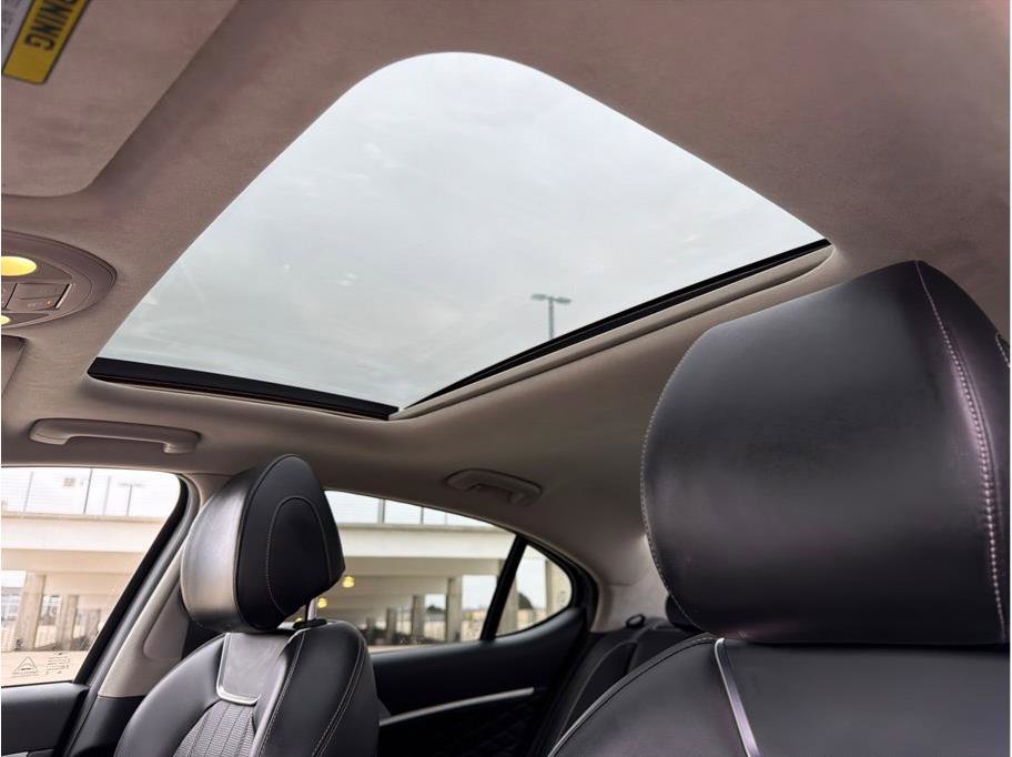 Used 2019 Genesis G70 2.0T Advanced w/ Prestige Package image 31