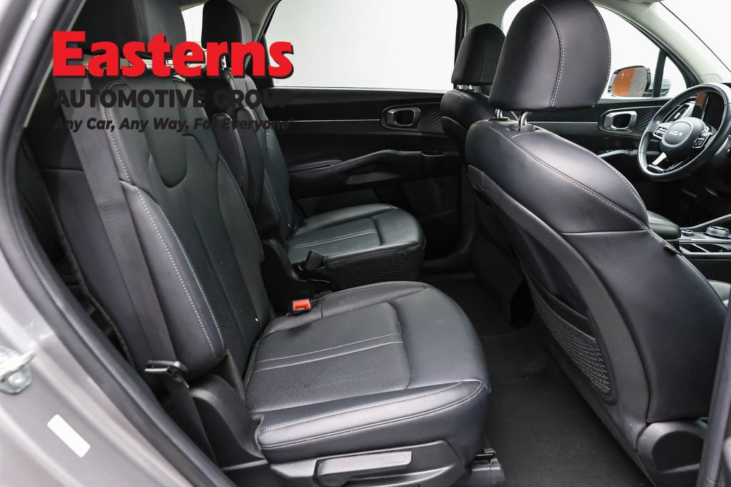 Used 2023 Kia Sorento EX AWD/4WD image 24