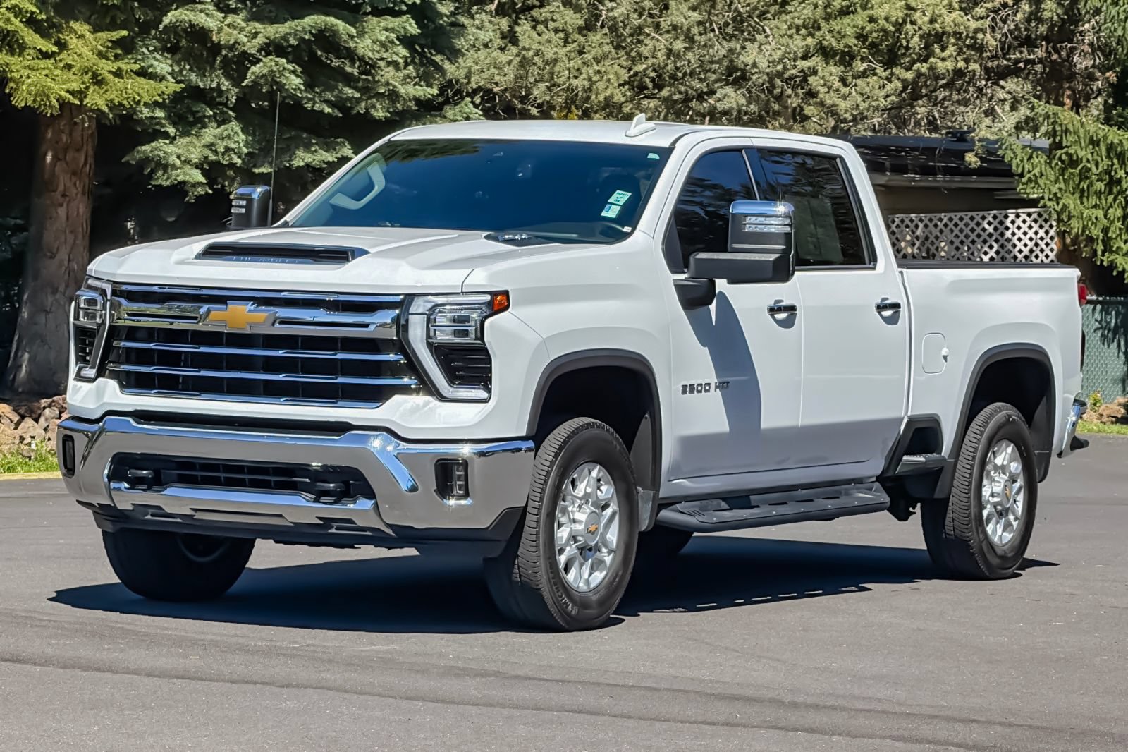 Used 2024 Chevrolet Silverado 2500 LTZ AWD/4WD image 9