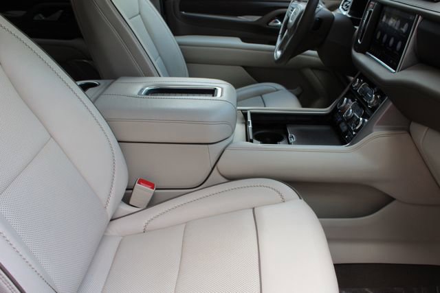 Used 2021 GMC Yukon Denali w/ Denali Ultimate Package image 3