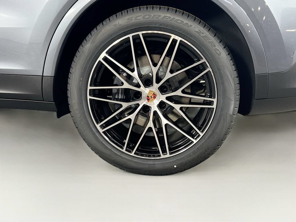 New 2026 Porsche Cayenne AWD/4WD image 33