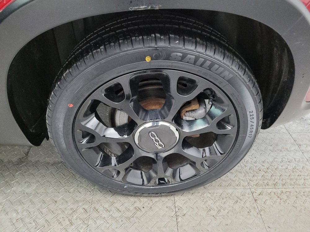 Used 2017 FIAT 500L Trekking w/ Urbana Appearance Package image 31