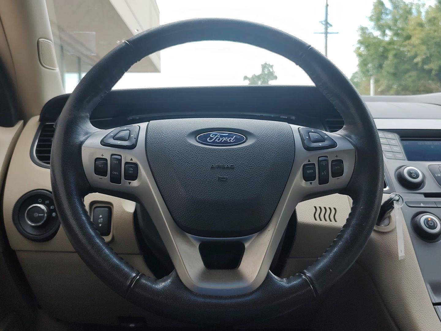 Used 2016 Ford Taurus SEL FWD image 16