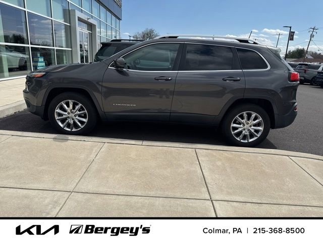 Used 2017 Jeep Cherokee Limited image 5