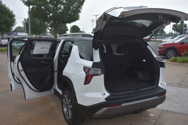 New 2026 Chevrolet Equinox LT w/ Safety and Technology Package FWD image 15