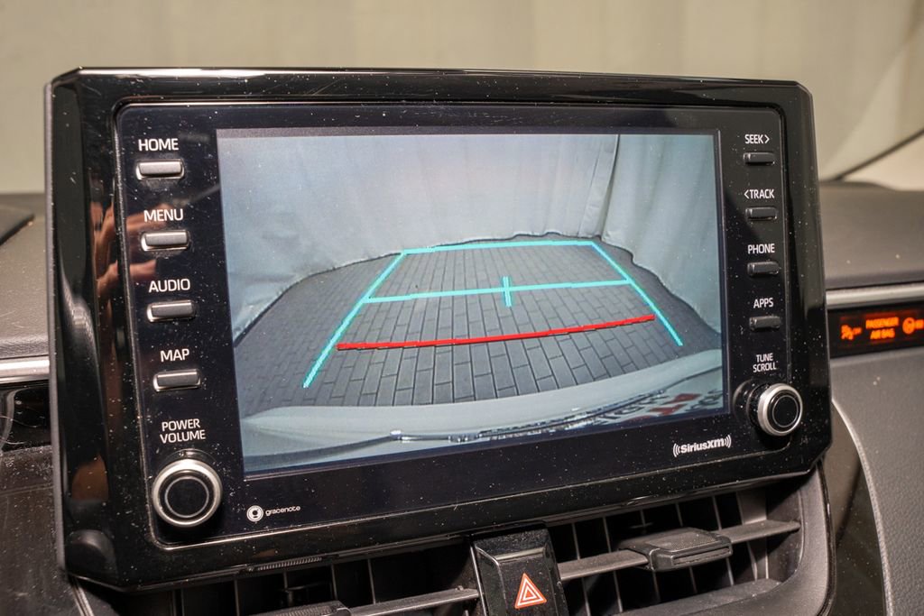 Used 2022 Toyota Corolla LE image 12