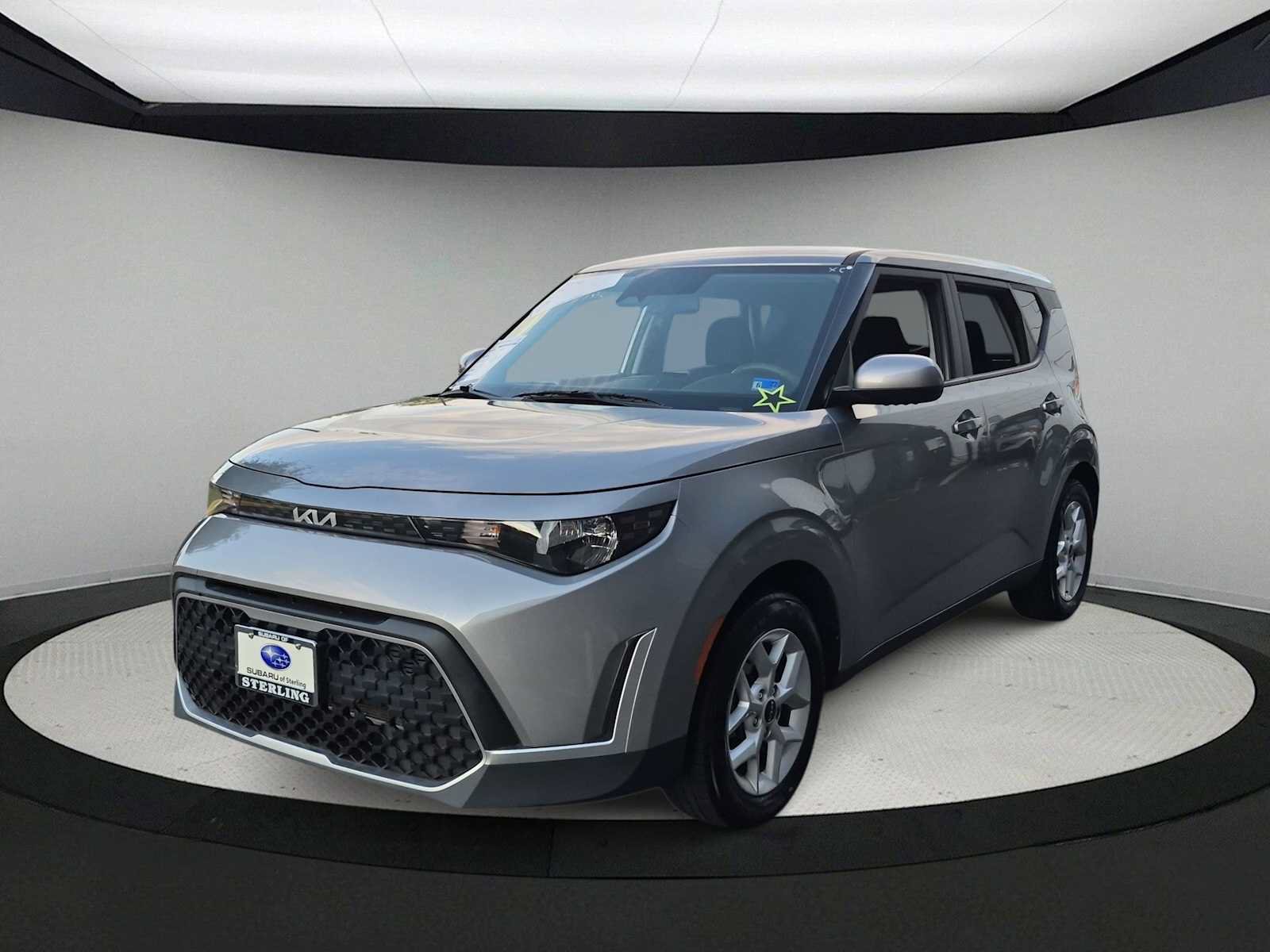 Used 2024 Kia Soul LX w/ LX Technology Package FWD image 4