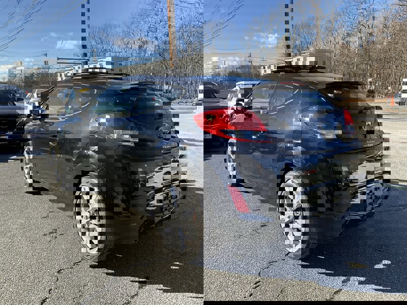 Used 2017 Hyundai Veloster Value Edition image 7