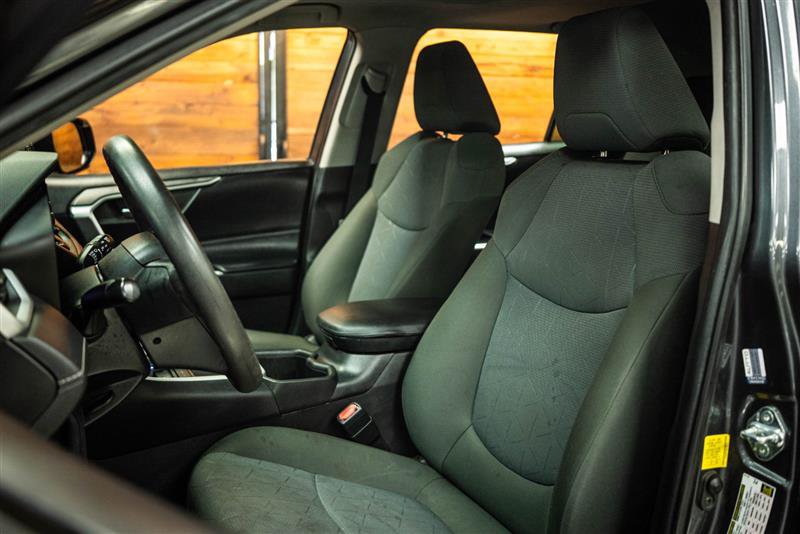 Used 2022 Toyota RAV4 XLE w/ Convenience Package FWD image 10