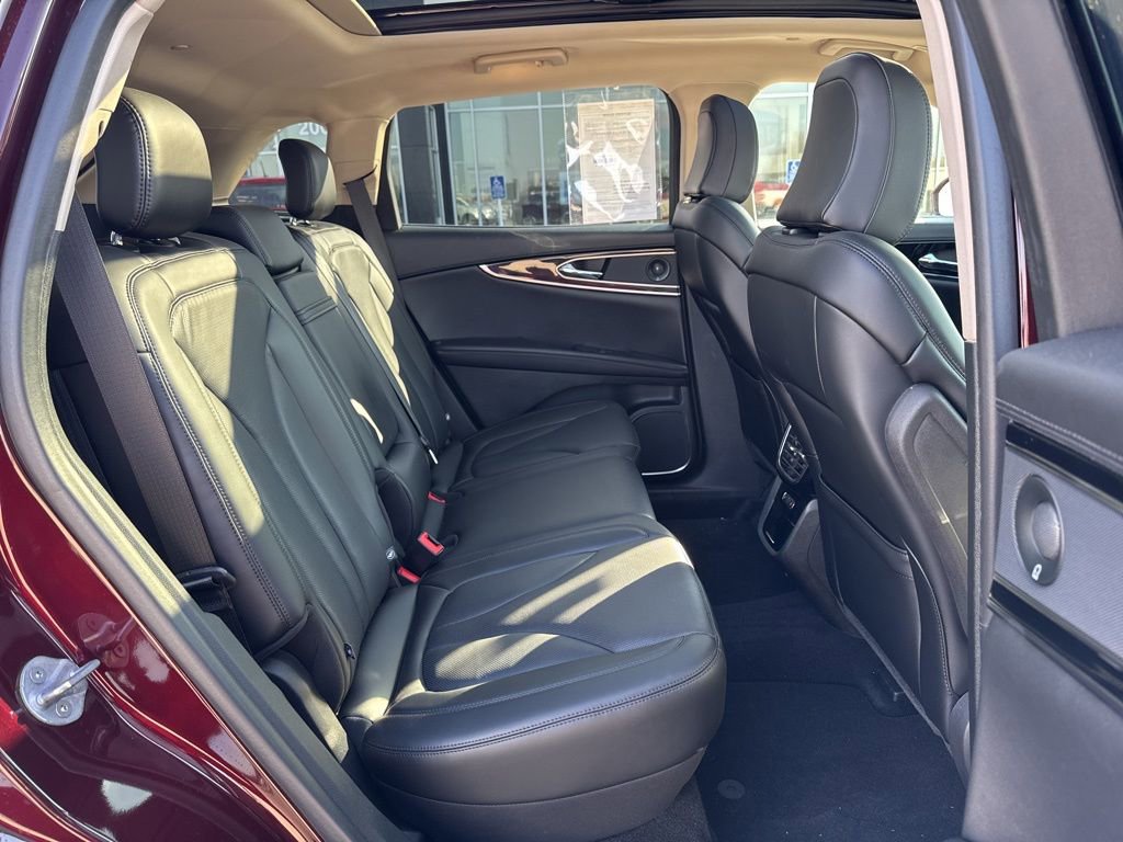 Used 2023 Lincoln Nautilus Reserve w/ Equipment Group 201A image 32