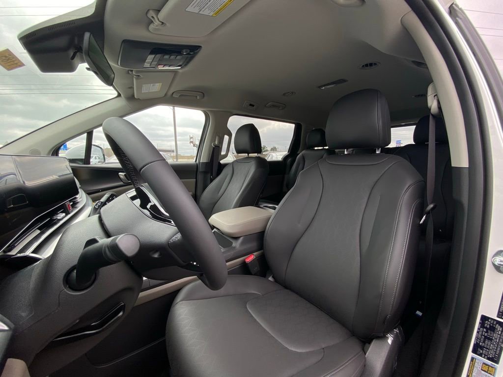 New 2026 Kia Carnival FWD image 9