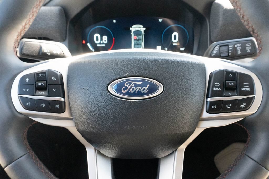 Used 2025 Ford Explorer Active w/ Active Comfort Package RWD image 24