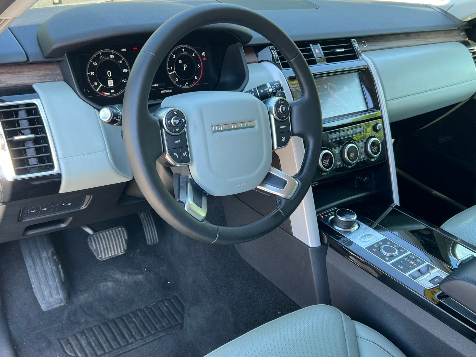 Used 2018 Land Rover Discovery HSE Luxury AWD/4WD image 21