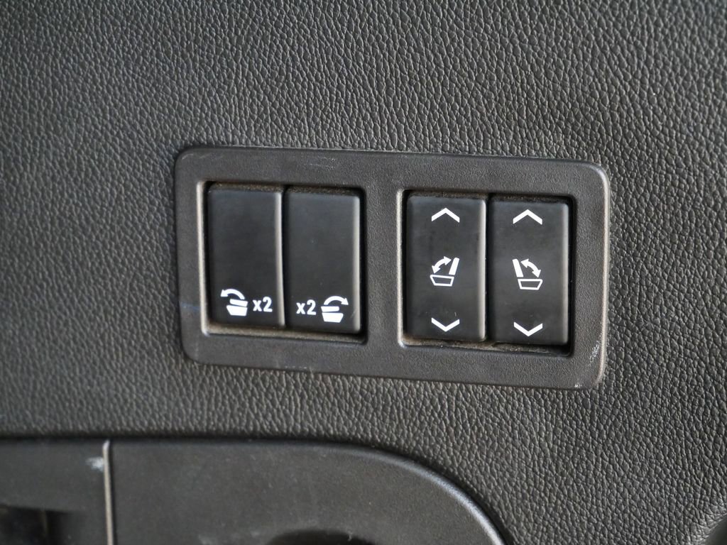 Used 2020 Chevrolet Tahoe Premier w/ Premier Plus Edition image 16